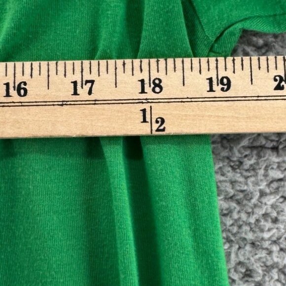 Looney Tunes Bugs Bunny Christmas Graphic T-Shirt Size XXL Green  High Low - Picture 6 of 8